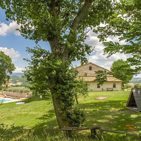 Checello 12, Emma Villa